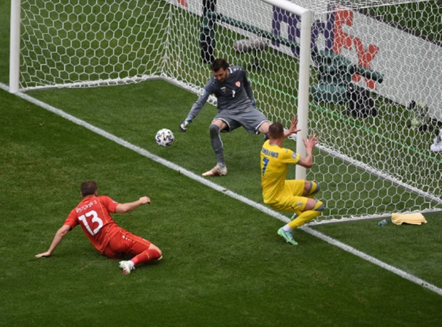 Από τον… Βορρά μέχρι το Νότο η Ουκρανία μένει στο κόλπο! (vid)