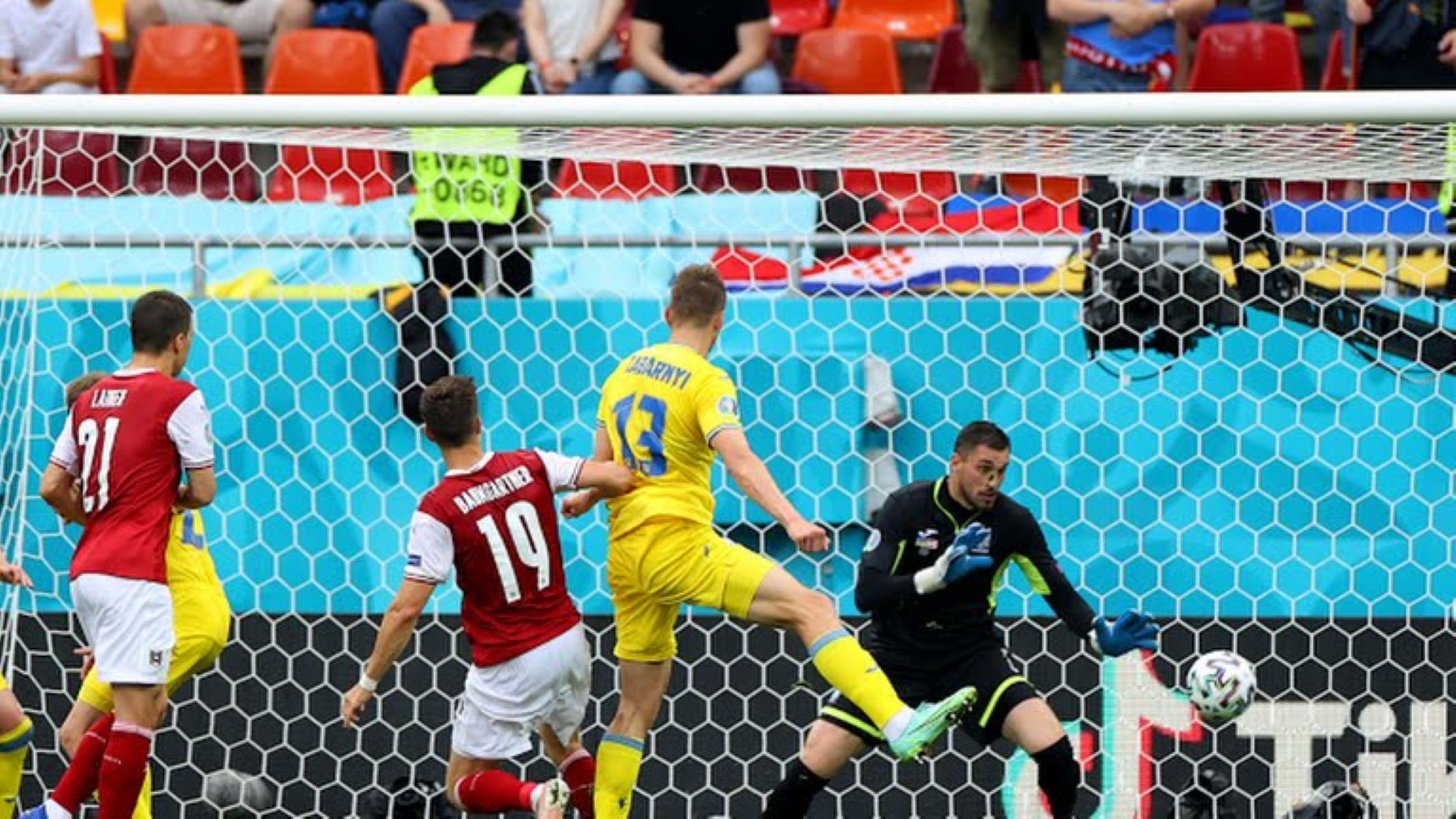 Στην Αυστρία το ντέρμπι, στην Ουκρανία το άγχος (vid)