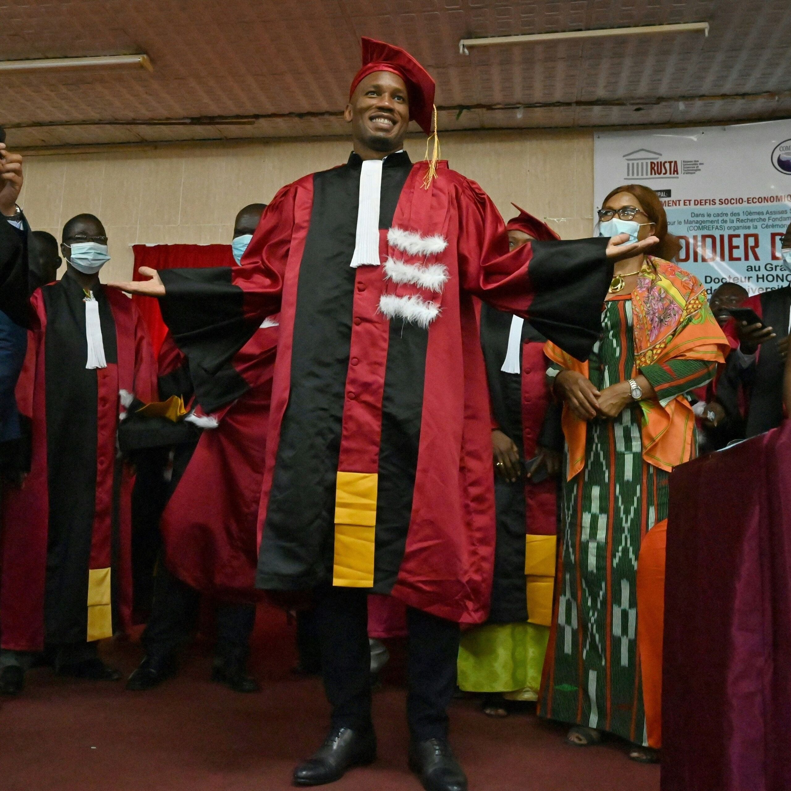 Τι να πει κανείς για τον μύθο του Ντιντιέ Ντρογκμπά; 