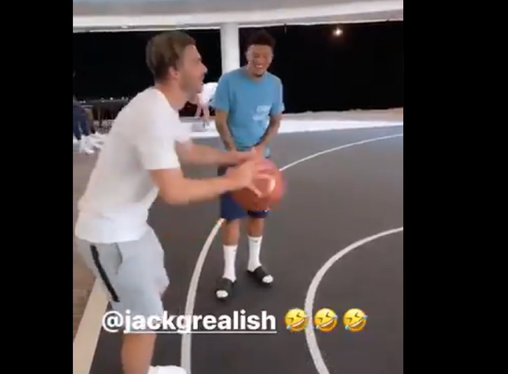 Ο Γκρίλις έπιασε μπάλα μπάσκετ και έριξε… τούβλο (vid)