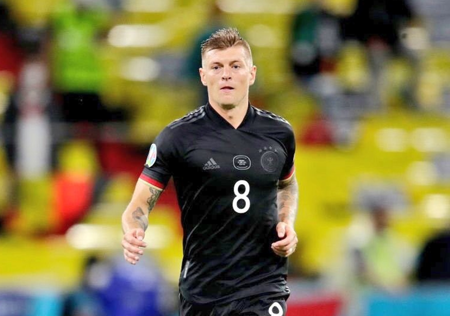 Euro 2020: Ο Φίλιπς παραλίγο να αφήσει… σακάτη τον Κρόος! (pic)