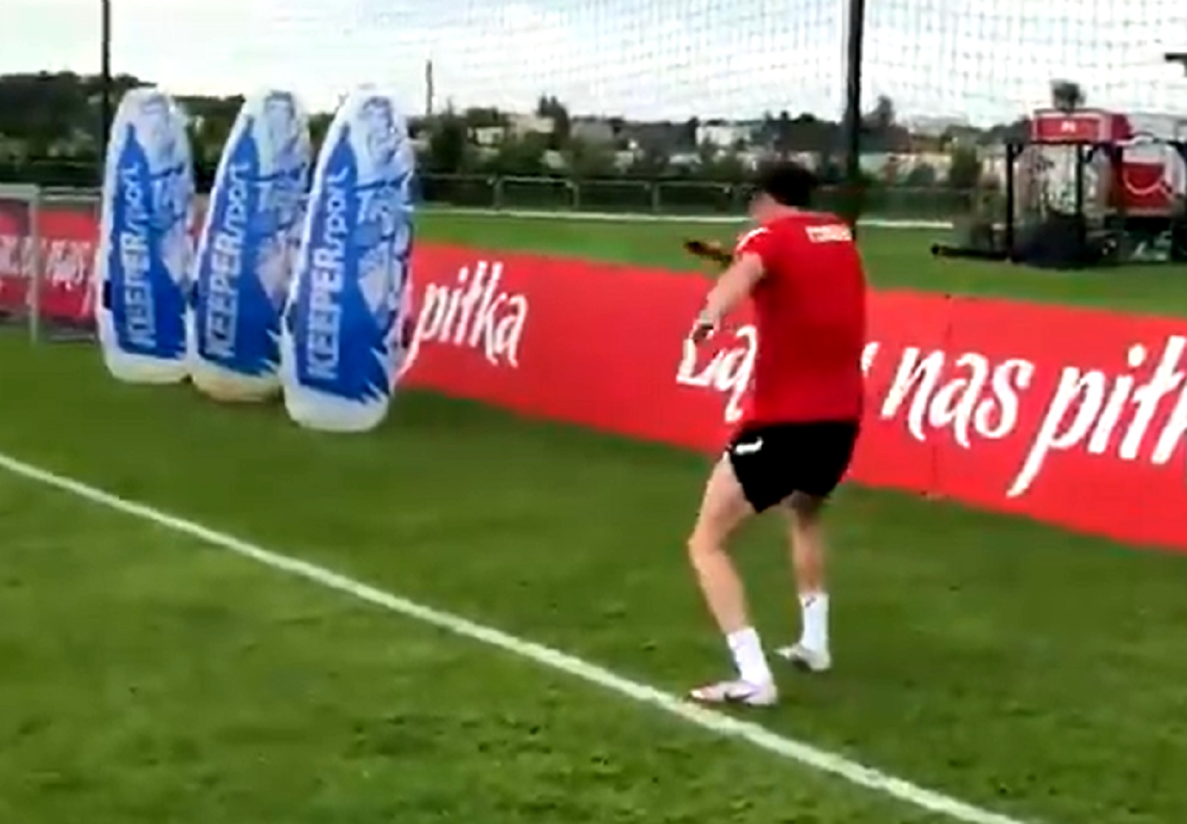 Ο Λεβαντόφσκι κάνει… μαγικά και στην Πολωνία (vid)