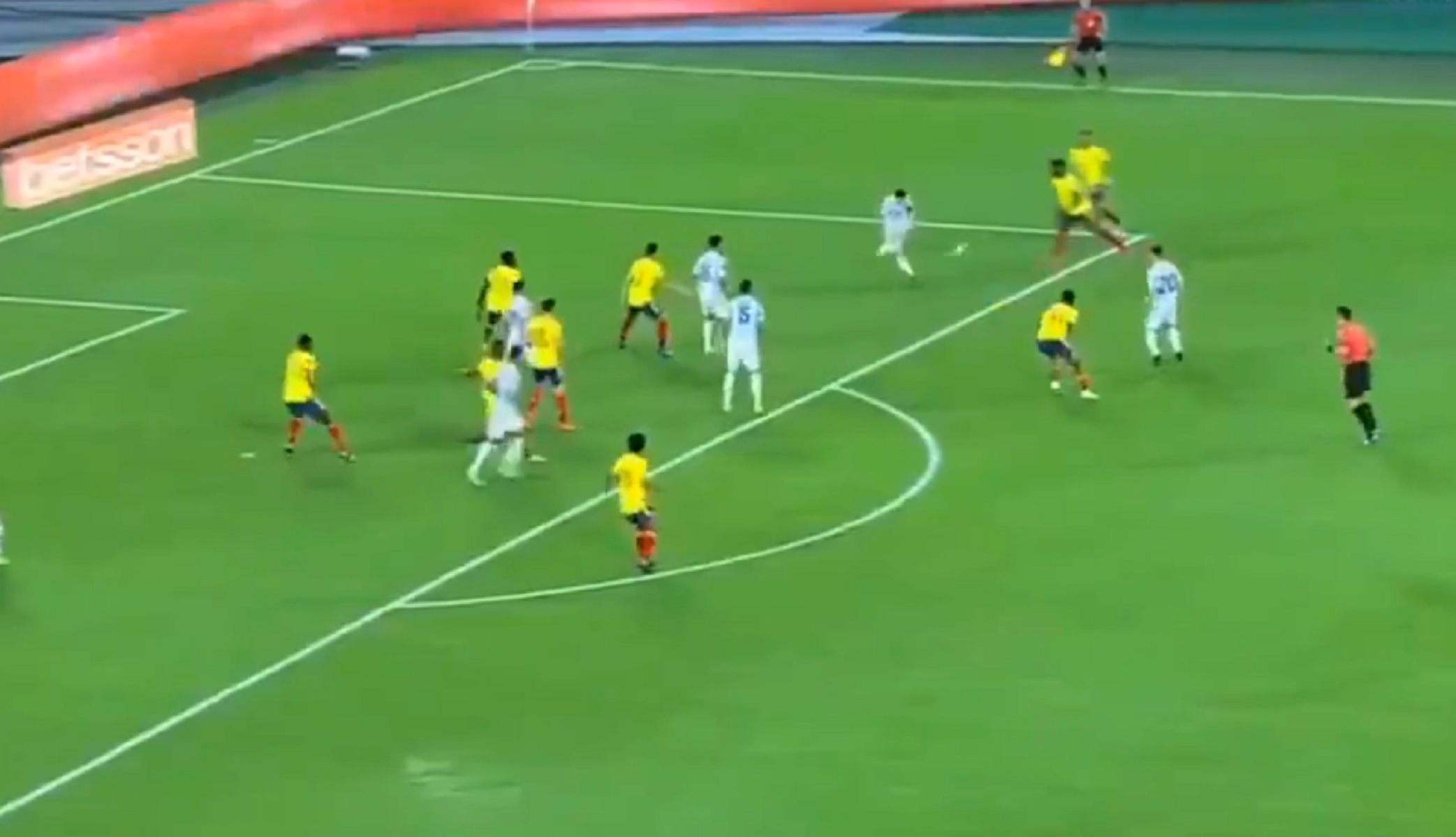 Καμιά φορά ακόμη και ο Μέσι βρίσκει… αέρα (vid)