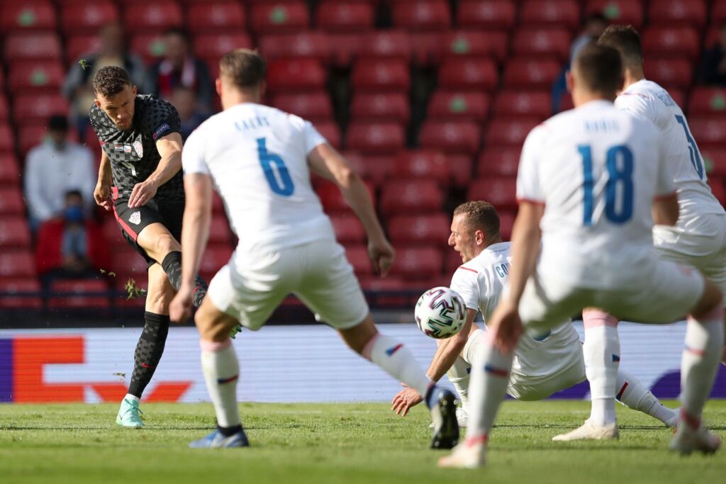 Πολύ ωραίο γκολ από τον Ιβάν (τον τρομερό) Πέρισιτς! (vid)