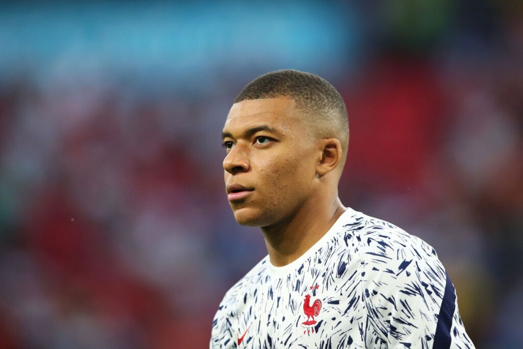 H Παρί «πρεσάρει» τον Μπαπέ για να μείνει όσο δεν πάει!