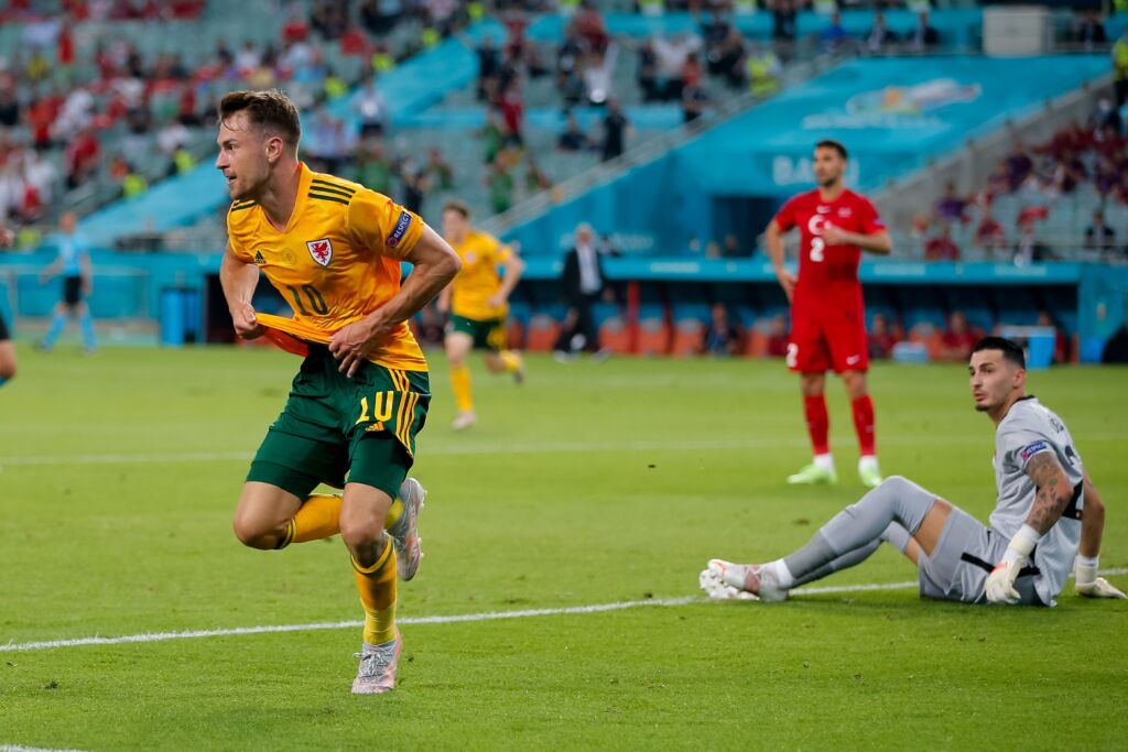 Η… μισή Πρέμιερ Λιγκ στα πόδια του Ράμσεϊ!