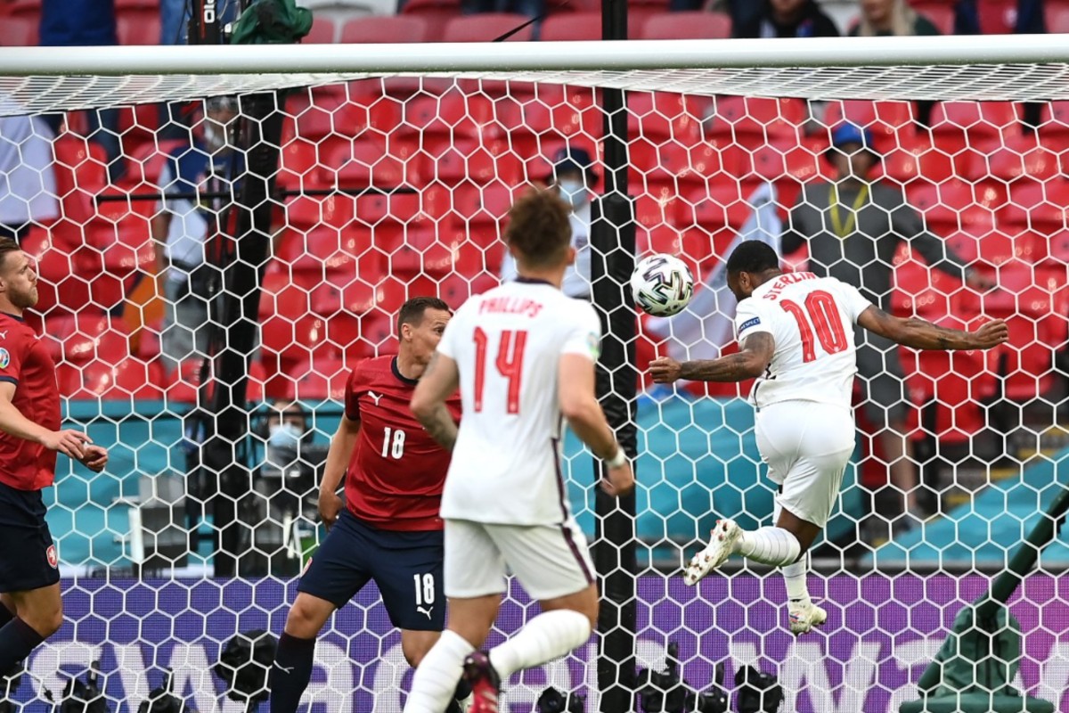 Ο Στέρλινγκ «κουβαλάει» ξανά την Αγγλία (vid)