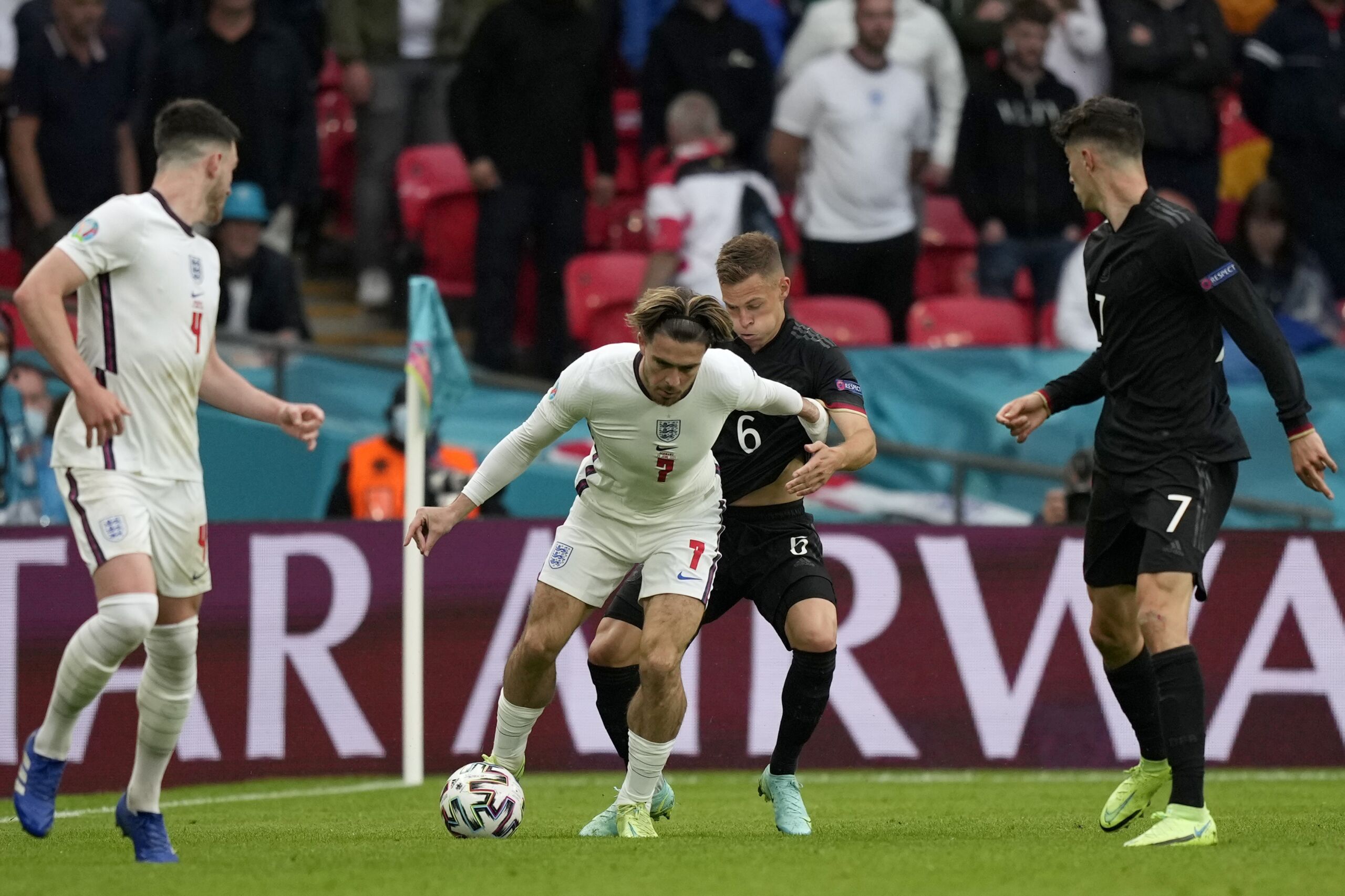 Τζακ Γκρίλις: Έσπασε τα κοντέρ και το… Ίντερνετ με την εμφάνισή του!