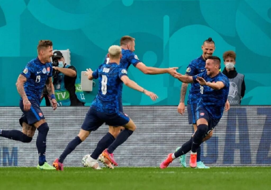 Σίγησε ο Λέβα και η Σλοβακία «σκότωσε» την Πολωνία! (vid)