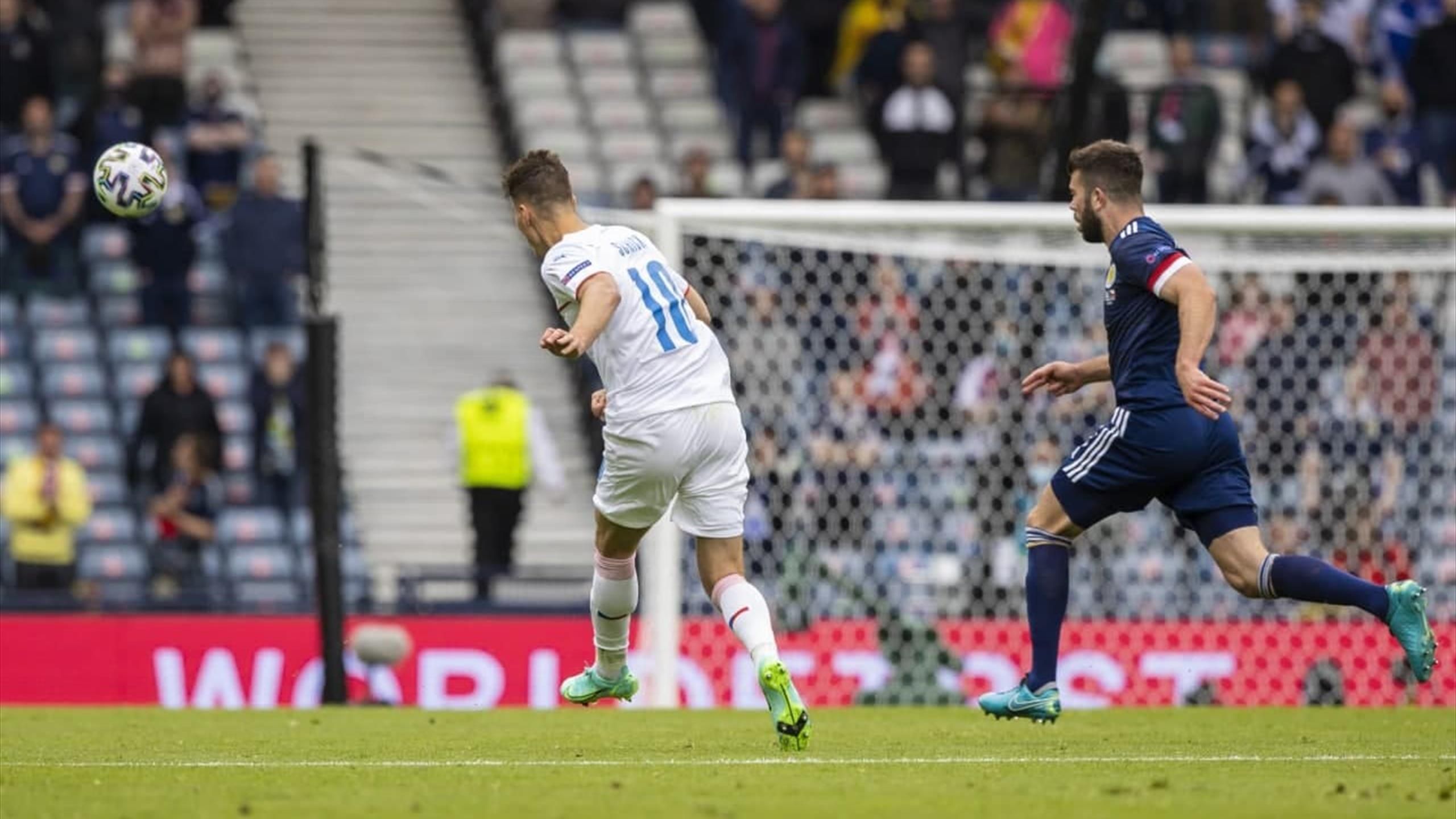 Η γκολάρα του Σικ ψηφίστηκε η κορυφαία στο Euro (vid)