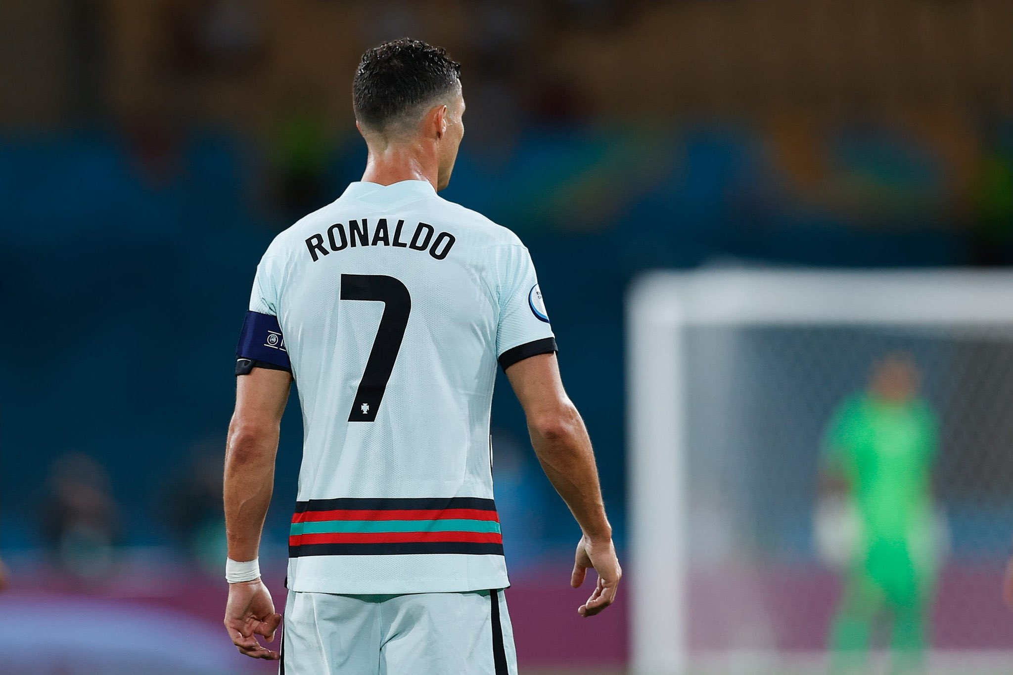 Η Παρί θέλει να τρελάνει τον κόσμο και να φέρει Κριστιάνο!