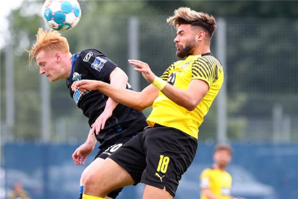 Κρατάει ψηλά την ελληνική σημαία η Ντόρτμουντ!