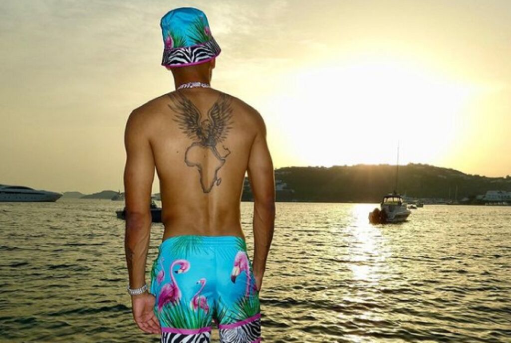 Συνεχίζει… ζωάρα και προπονήσεις στη Μύκονο ο Ομπαμεγιάνγκ! (vid)