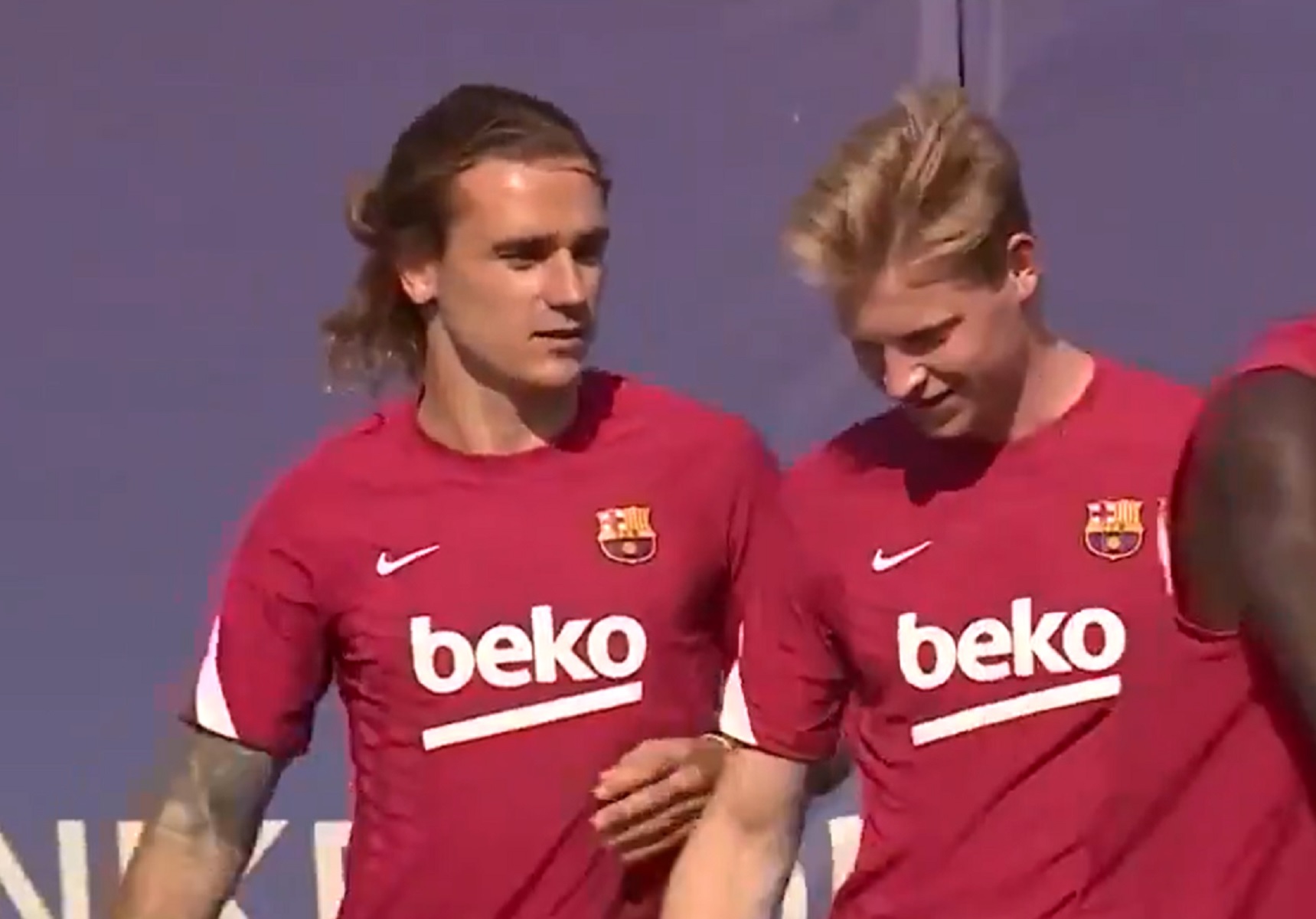 Επέστρεψε κεφάτος ο Γκριεζμάν στην Μπαρτσελόνα (vid)