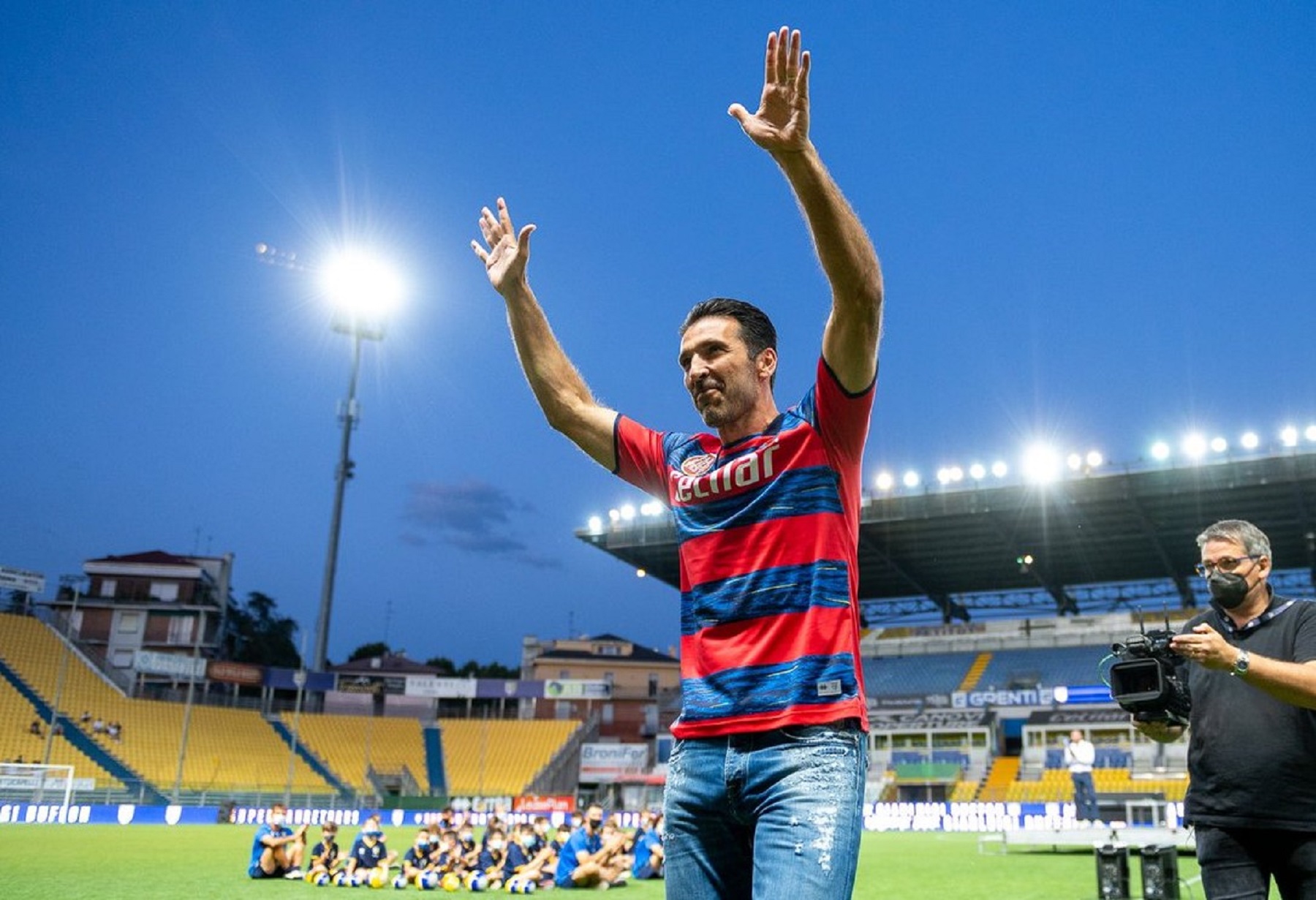 Μπουφόν, αυτός ο... αλύγιστος! 