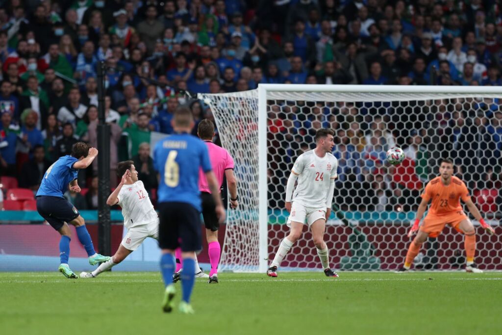 Κόμπρα Κιέζα τίναξε τα δίχτυα του Σιμόν (vid)