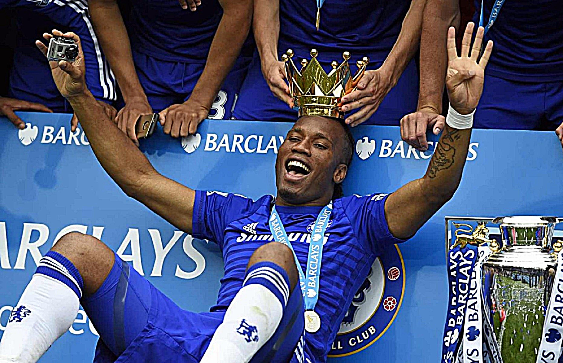 Όταν ο Ντρογκμπά βρήκε το «βασίλειο» του στην Τσέλσι! (vids)