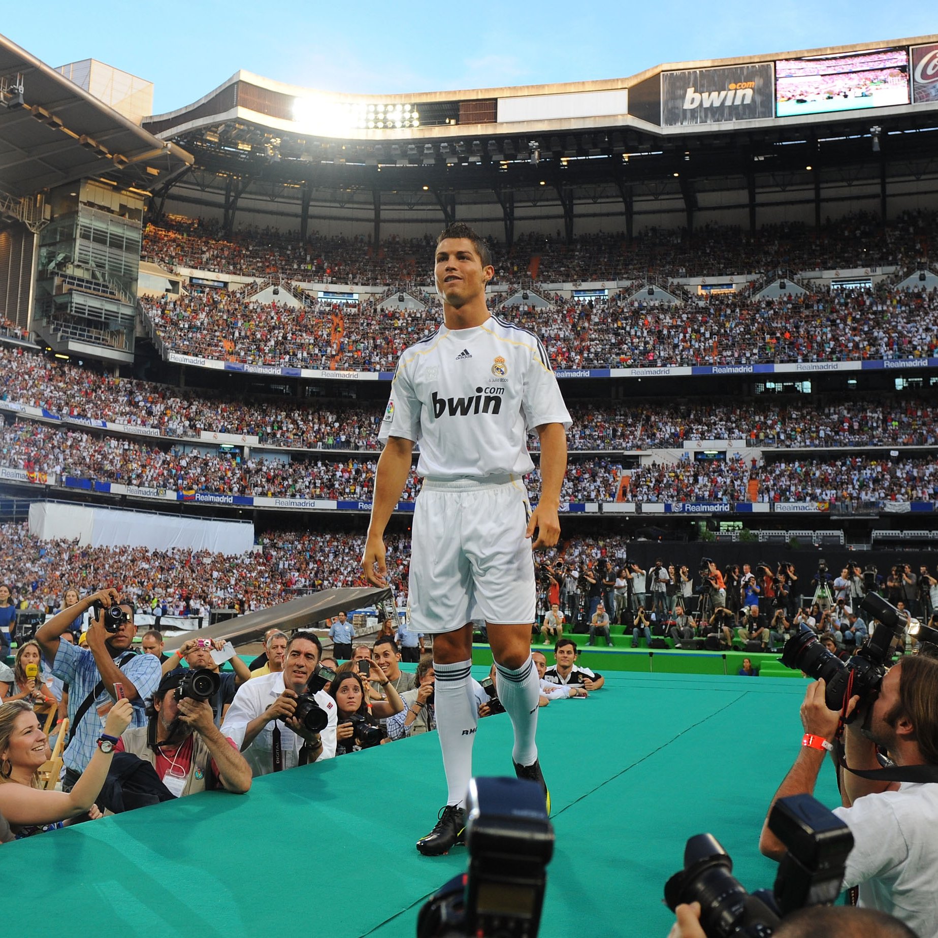 Κριστιάνο Ρονάλντο: Η μεγαλύτερη μεταγραφή που θα μπορούσε να κάνει η Ρέαλ!