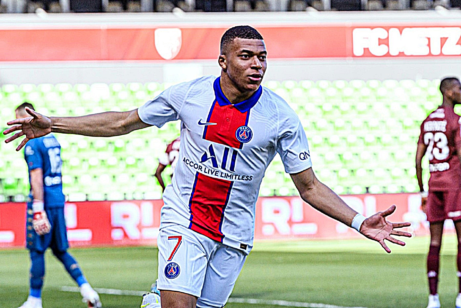 Ρονάλντο: «Θαυμάζω τον Μπαπέ, μου μοιάζει πολύ»