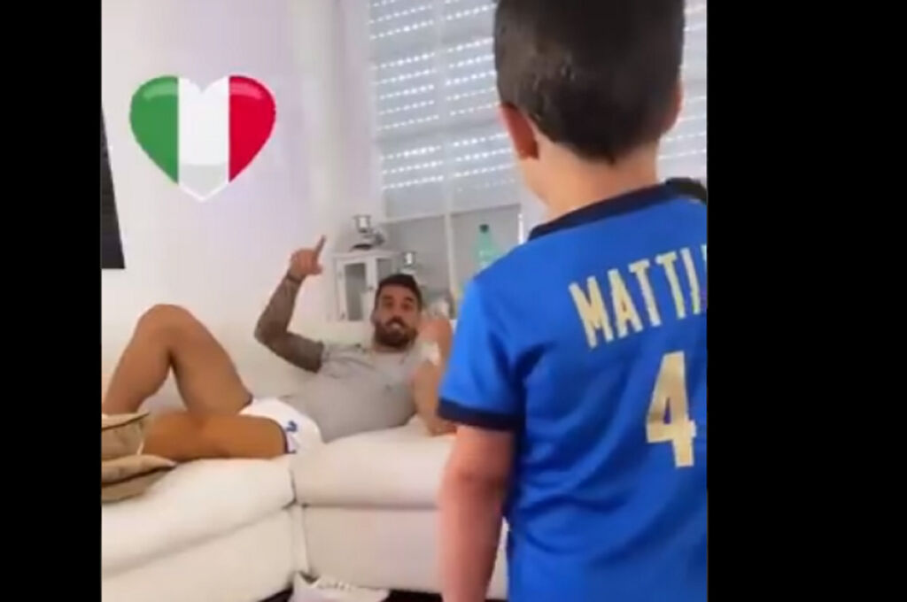 Σπινατσόλα και υιός το πιο γλυκό δίδυμο του Euro! (vid)