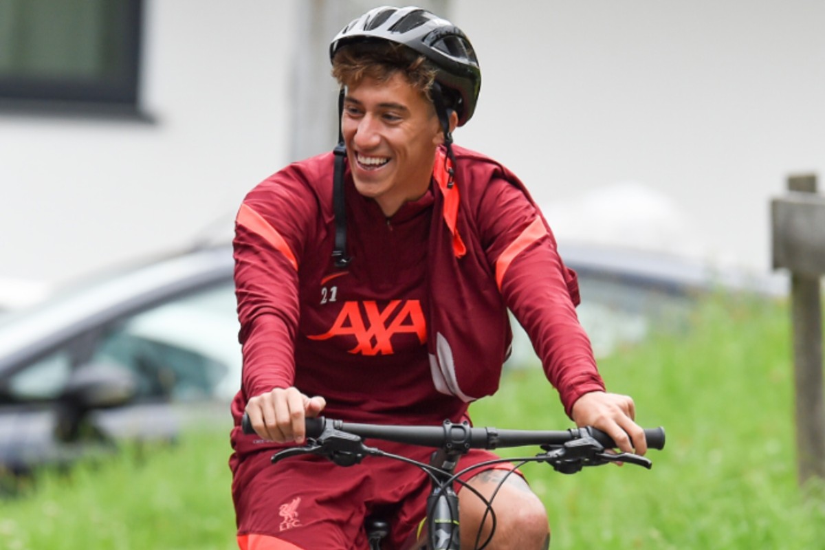 Τσιμίκας: «Ανταγωνίζομαι το καλύτερο αριστερό μπακ του κόσμου»