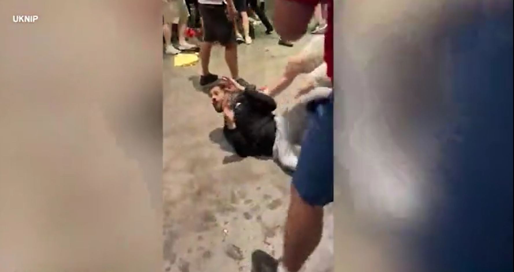 Απίστευτα περιστατικά βίας στο Γουέμπλεϊ! (vid)