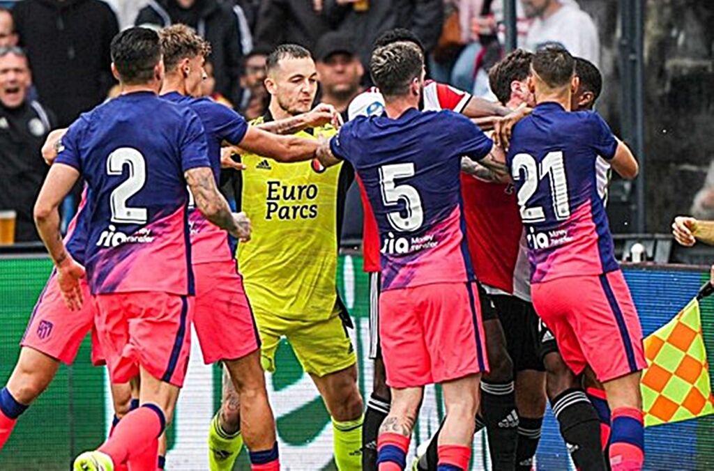 Ταραξίας Καράσκο και χαμός στο Φέγενορντ – Ατλέτικο! (vid)