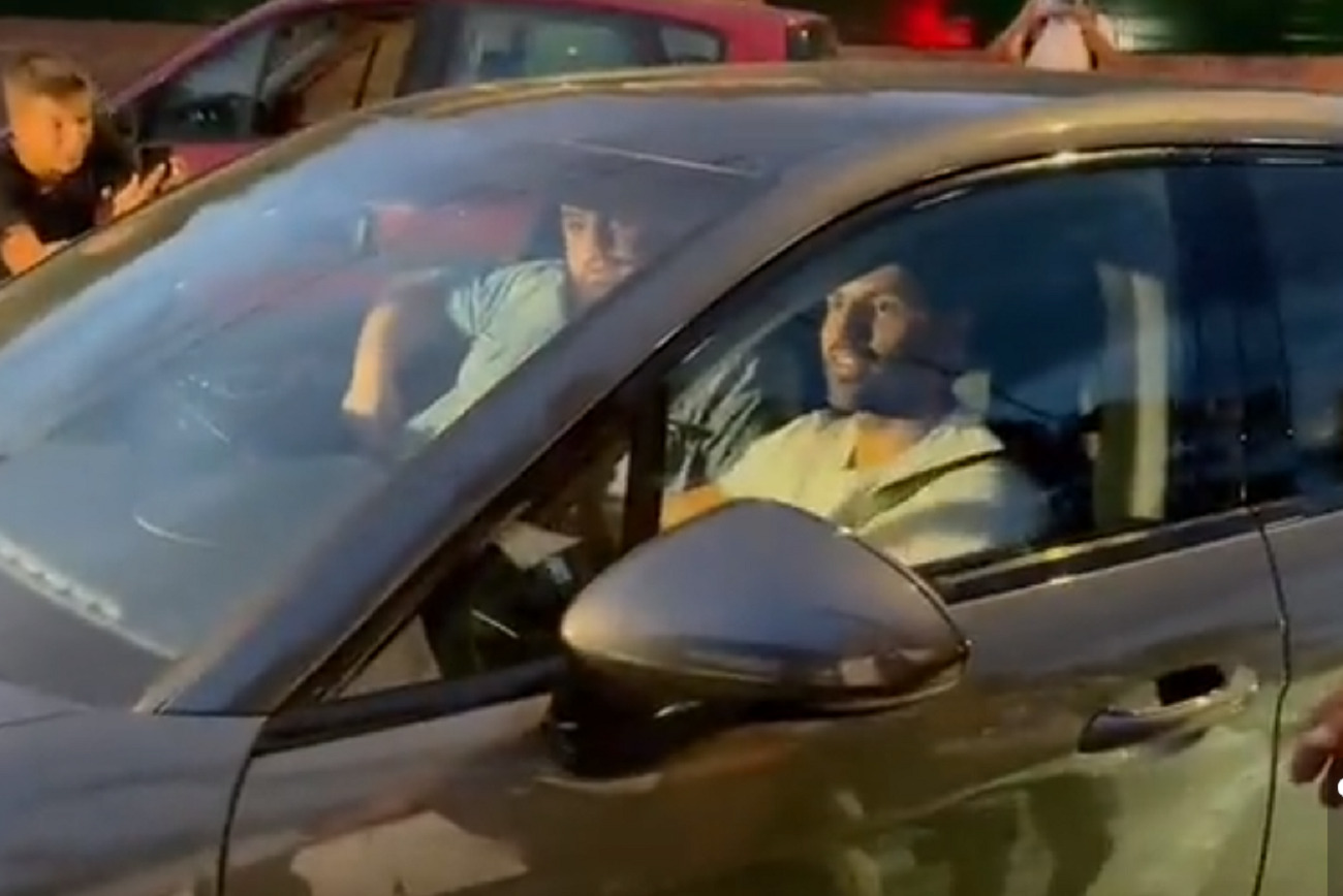 Αγκουέρο, Μπουσκέτς, Πικέ και Σακίρα για δείπνο στου Μέσι (vid)