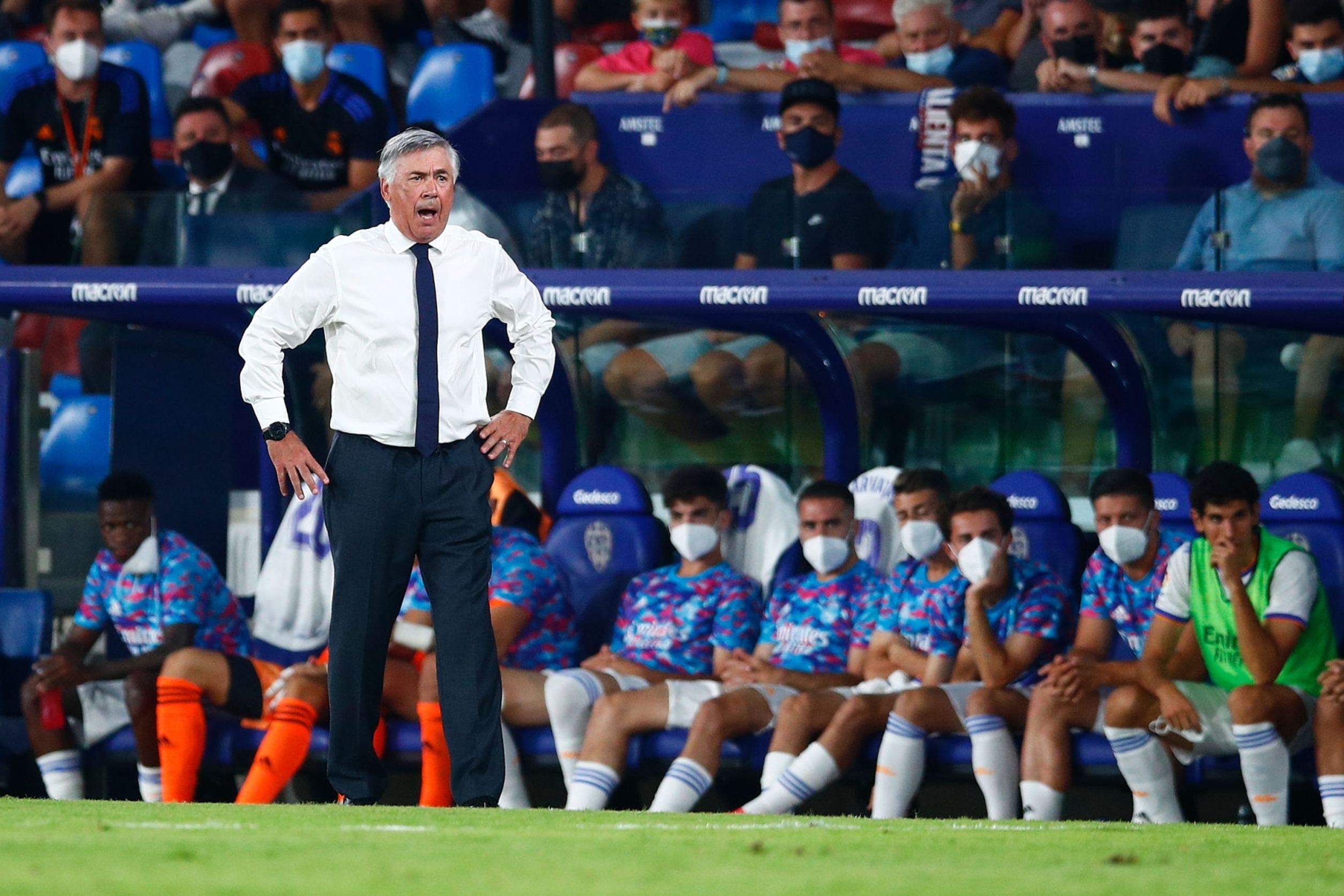 Δεν… άντεξε ο Αντσελότι και τα “έχωσε” στους αμυντικούς του!