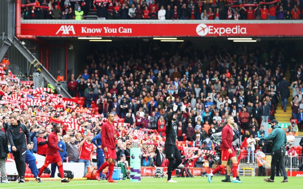 Οι οπαδοί επέστρεψαν και το «Άνφιλντ» απέκτησε ζωή! (vid)