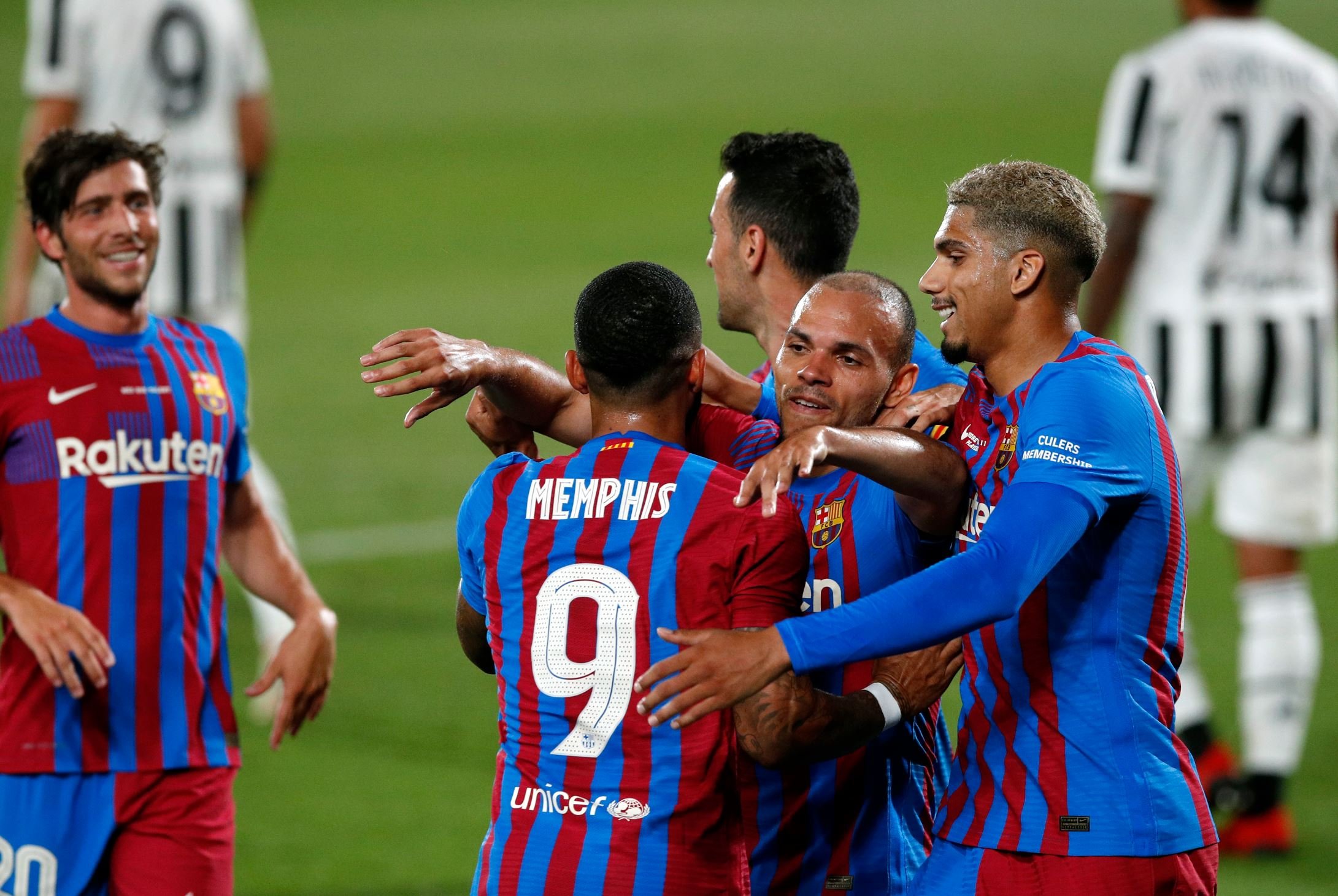 Η Μπαρτσελόνα διέλυσε την Γιουβέντους! Γκολάρα και 3-0 ο Πoυίγκ (vid)