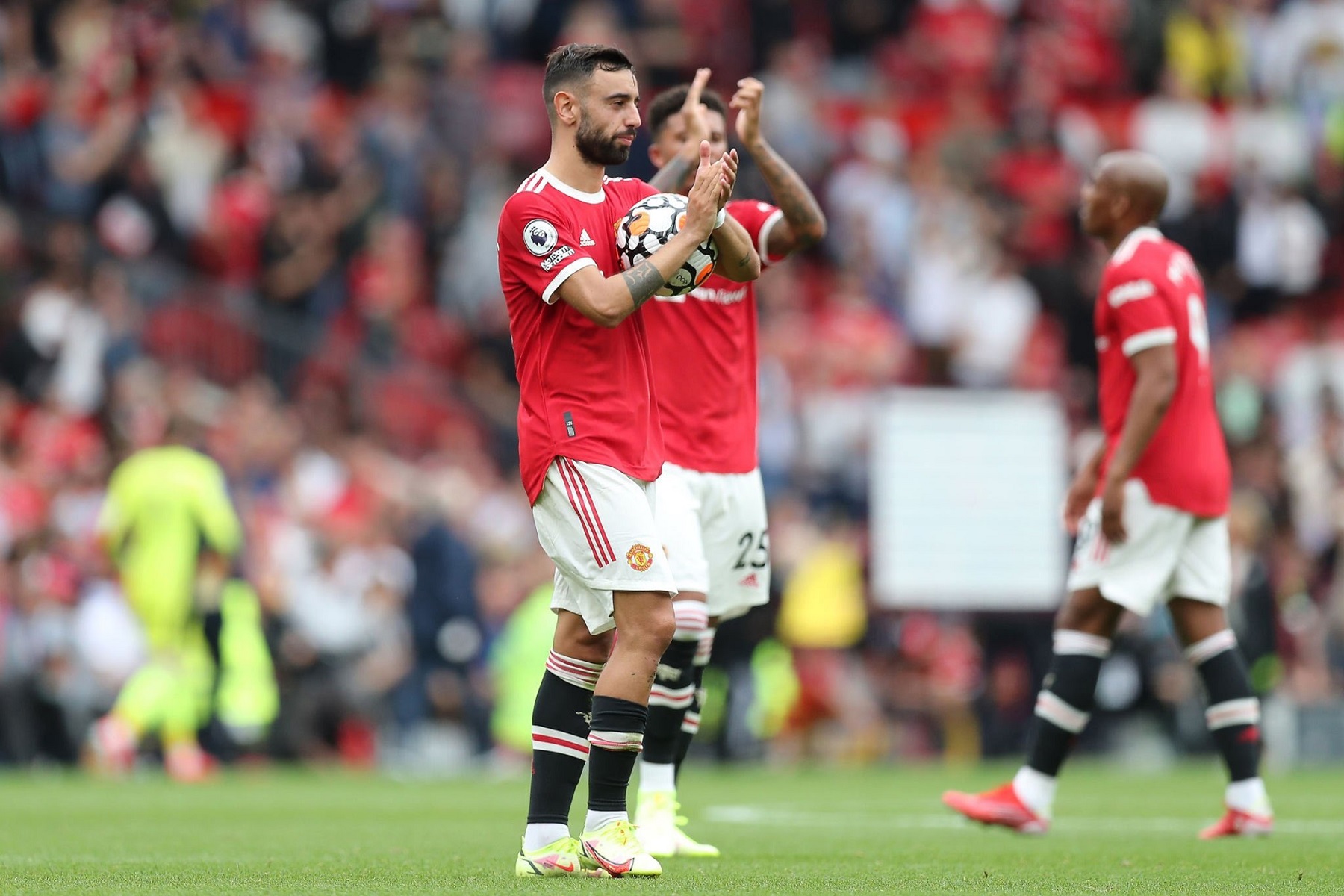 H πεντάρα έφερε… τρολάρισμα του Μαγκουάιρ στον Μπρούνο (pic)