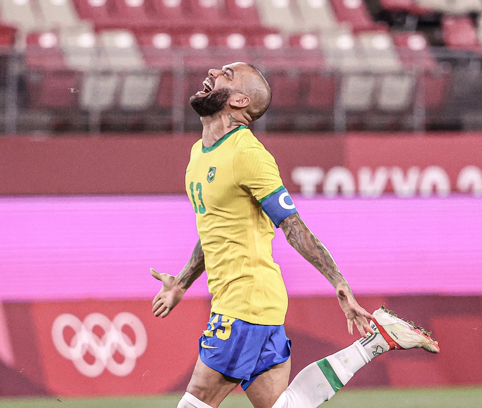 Ο μύθος του Ντάνι Άλβες όσο πάει και μεγαλώνει! (pics)