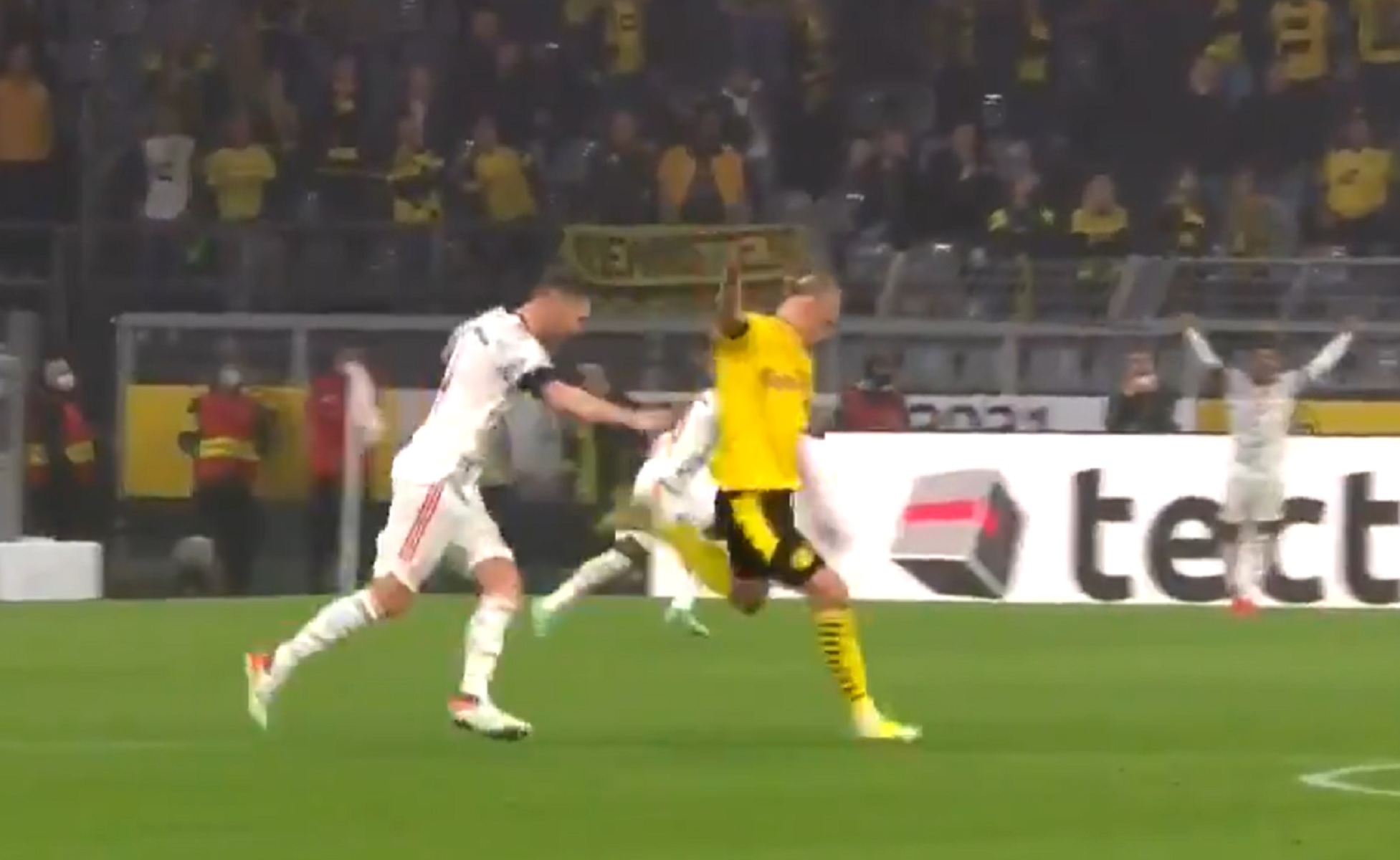 Τα «νευράκια» του Χάαλαντ στο γκολ του Λεβαντόφσκι (vid)