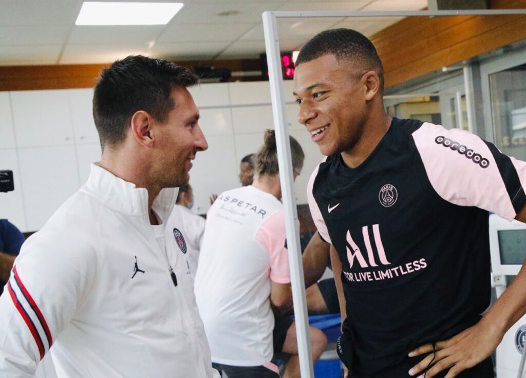 Άρχισαν να… γράφουν! Ο Μπαπέ πασάρει και ο Μέσι σκοράρει! (vid)