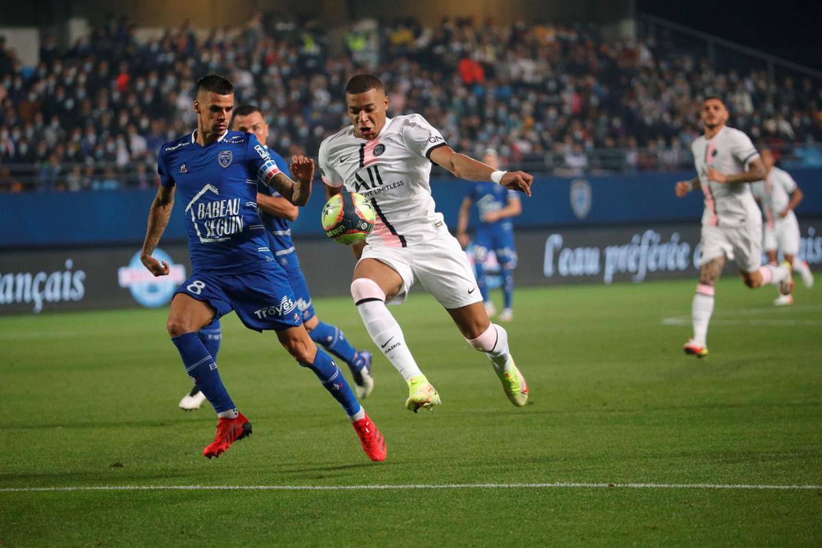 Δεν περιμένει τον Μέσι ο Μπαπέ! Ξεκίνησε από τώρα το θέαμα o Γάλλος! (vid)