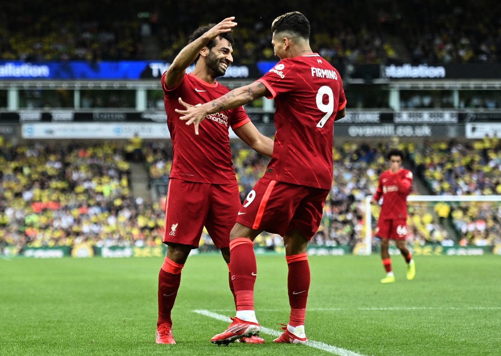 Σίγησαν τα «καναρίνια»… κελάηδησε η Λίβερπουλ (vid)