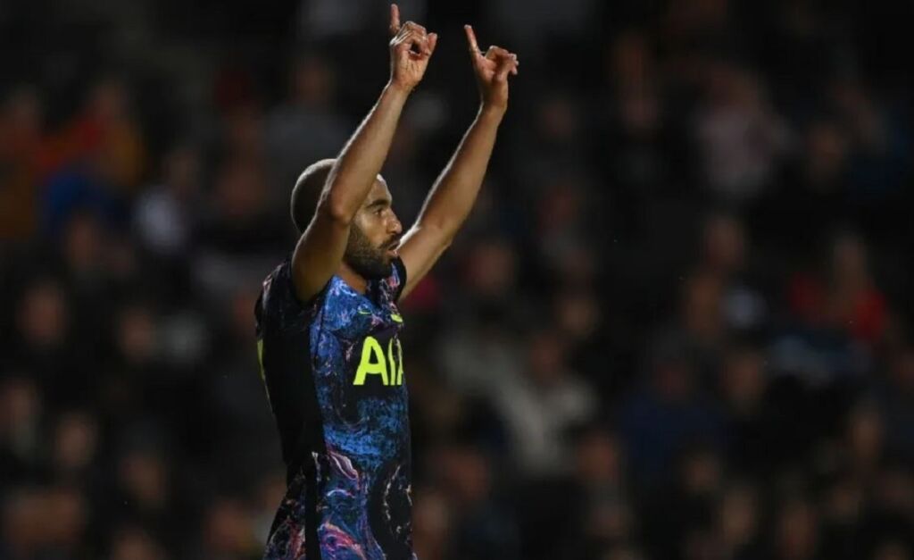 «Δεν το κουνάει από την Τότεναμ ο Μόουρα!»