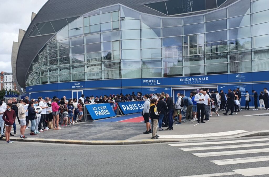 Οι οπαδοί της Παρί έστησαν… καρτέρι για τον Μέσι! (pic)