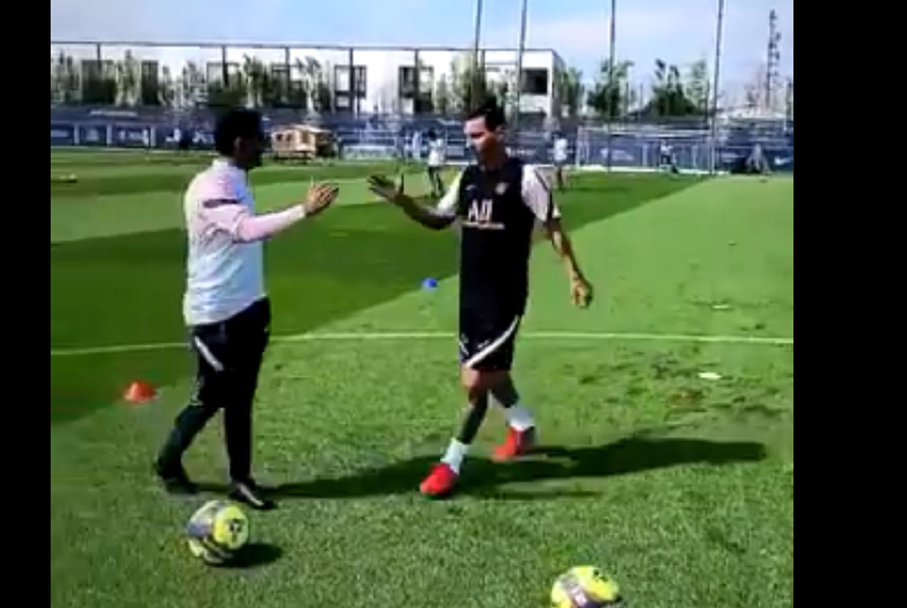 Η πρώτη προπόνηση του Μέσι στα χρώματα της Παρί (vid)