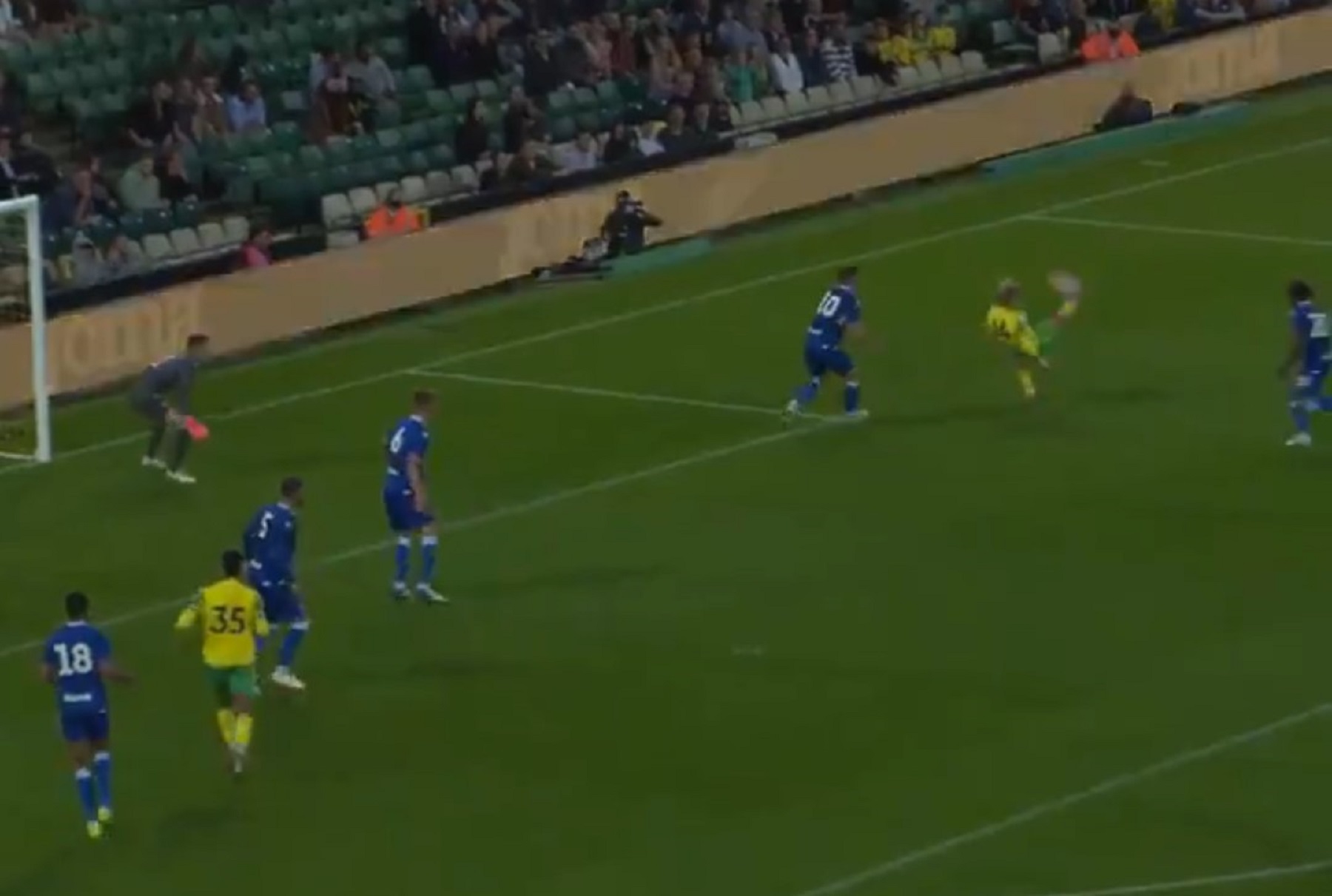 Μαγική ασίστ σε φιλικό της Νόριτς! (vid)