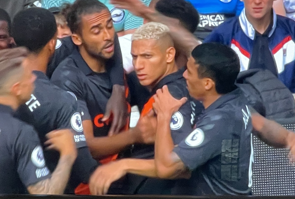 «Κοκορομαχία» Ριτσάρλισον-Λιούιν για ένα πέναλτι! (vid)