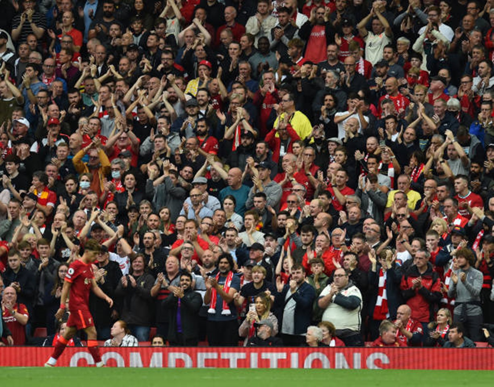 Ο Τσιμίκας με μία ενέργειά του έκανε το «Άνφιλντ» να παραληρεί! (vid)