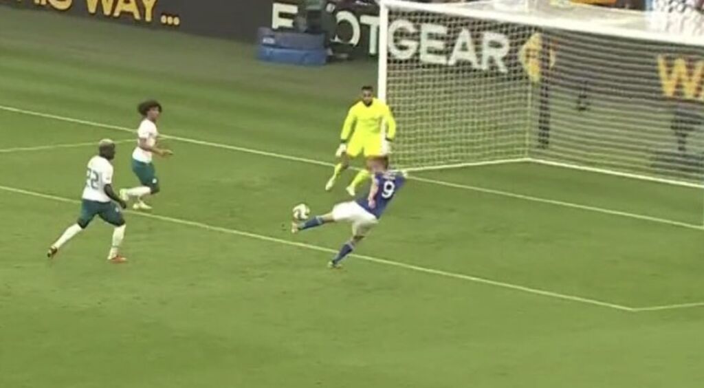 Τεράστια χαμένη ευκαιρία του Βάρντι στο Wembley (vid)