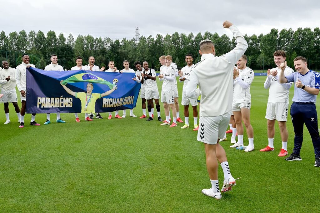 Θερμή υποδοχή Έβερτον στον «χρυσό» Ριτσάρλισον! (pics)