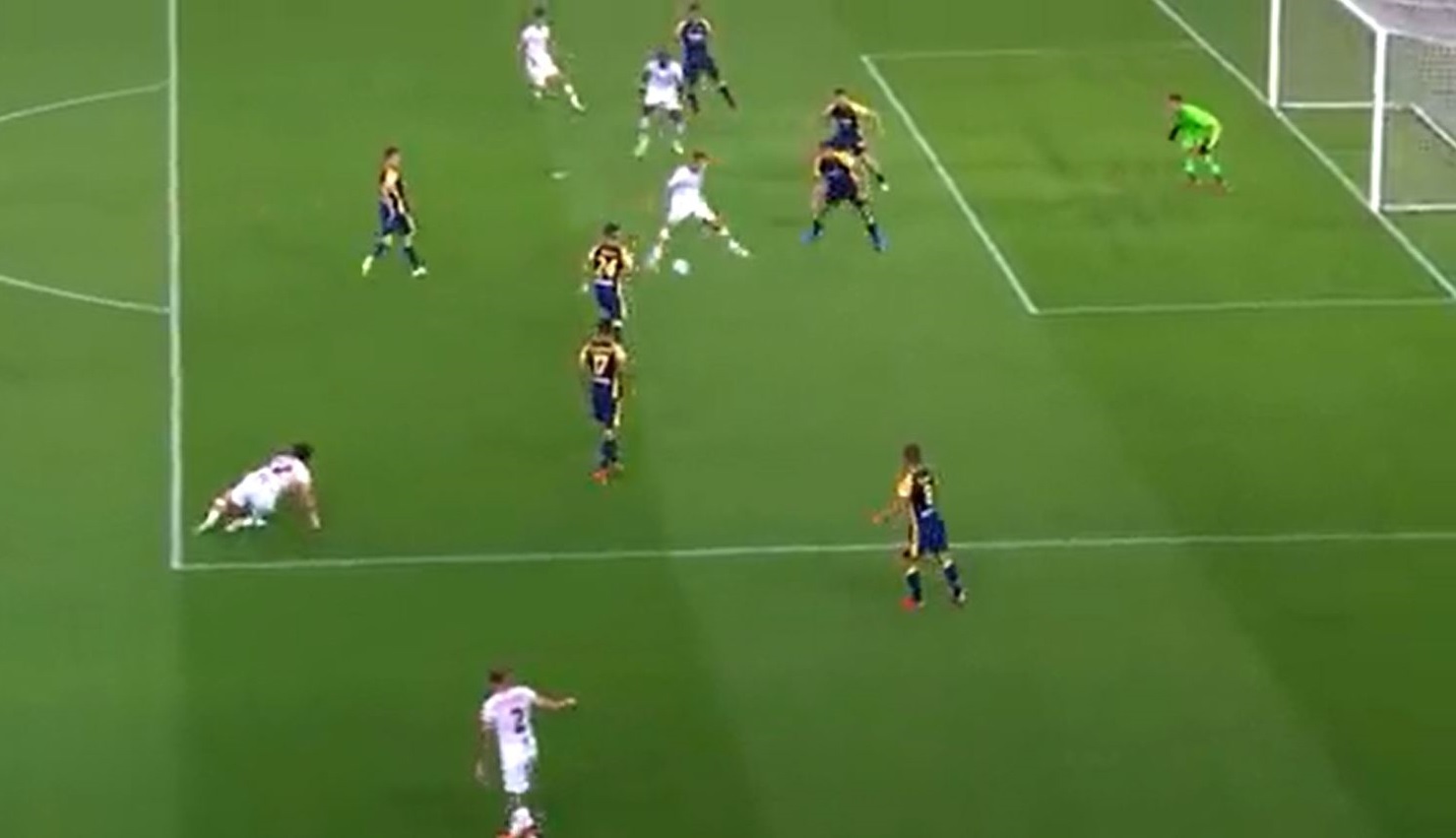 «Άρρωστη» γκολάρα του Πελεγκρίνι με τακουνάκι! (vid)