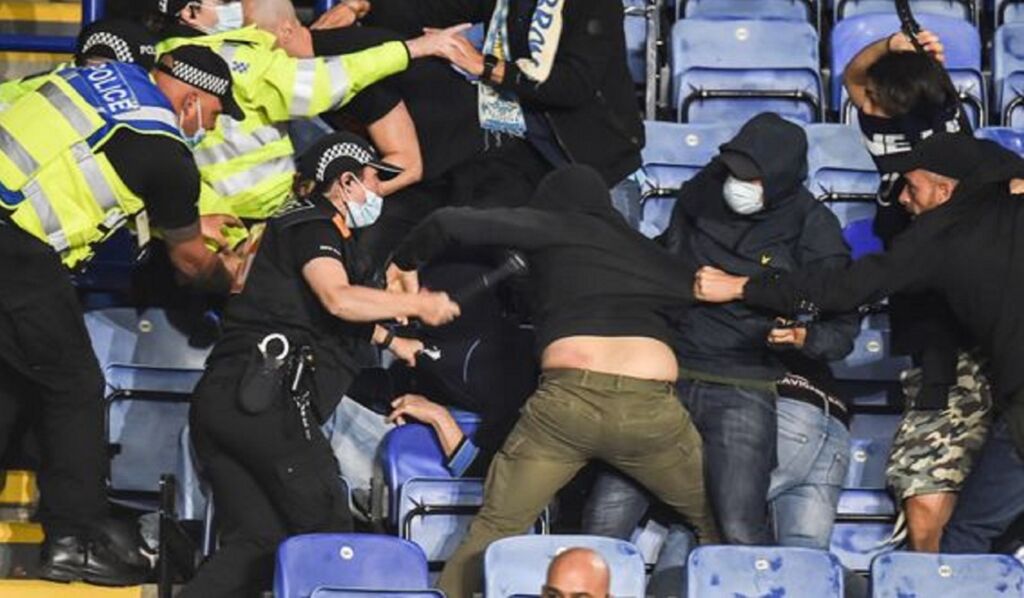 Συγκρούσεις οπαδών στο Λέστερ, επενέβη η αστυνομία! (vid)