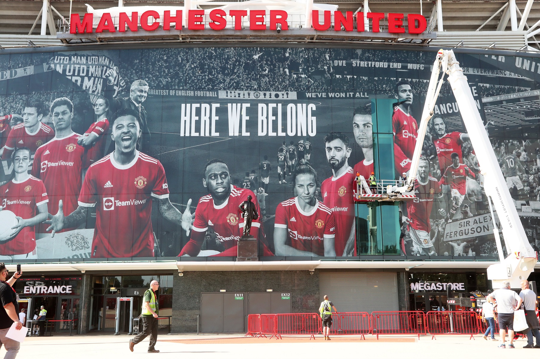 Ο Κριστιάνο επέστρεψε και στο «Ολντ Τράφορντ»! (pics)