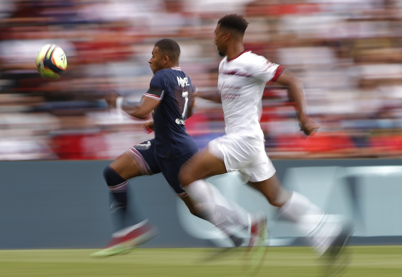 Έτρεξε σαν τον άνεμο ο Μπαπέ και το «κόλλησε» (vid)