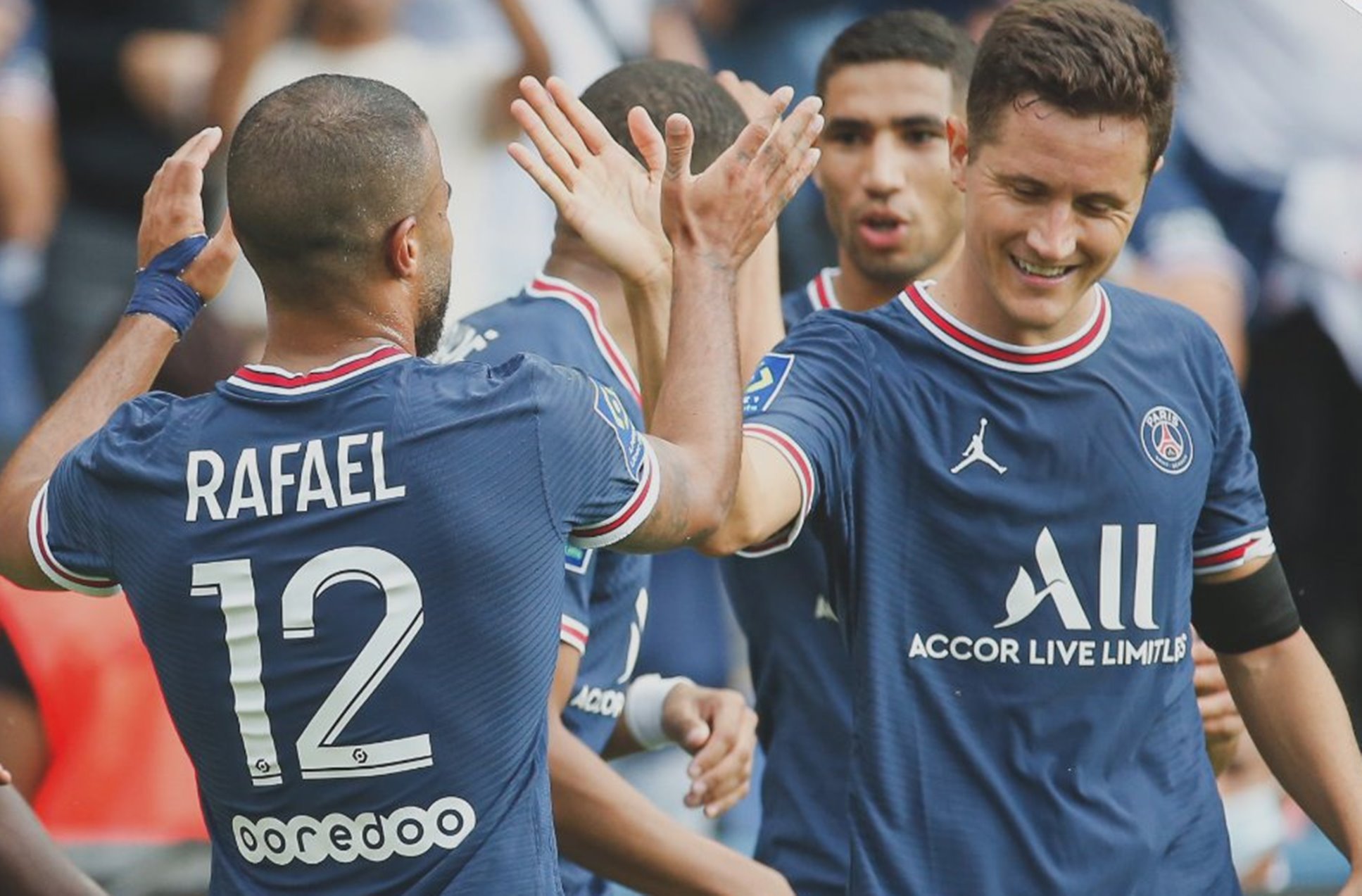 Παρί Σεν Ζερμέν: Λείπει ο Μέσι, αλλά… χορεύει ο Ερέρα! (vids)